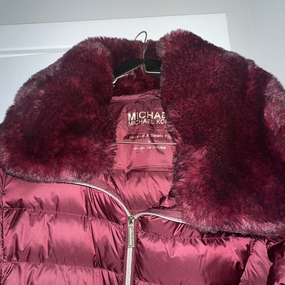 🎄🎄Michael Kors Maroon Puffer coat with detachable faux fur collar. 🎄🎄 - Picture 4 of 7